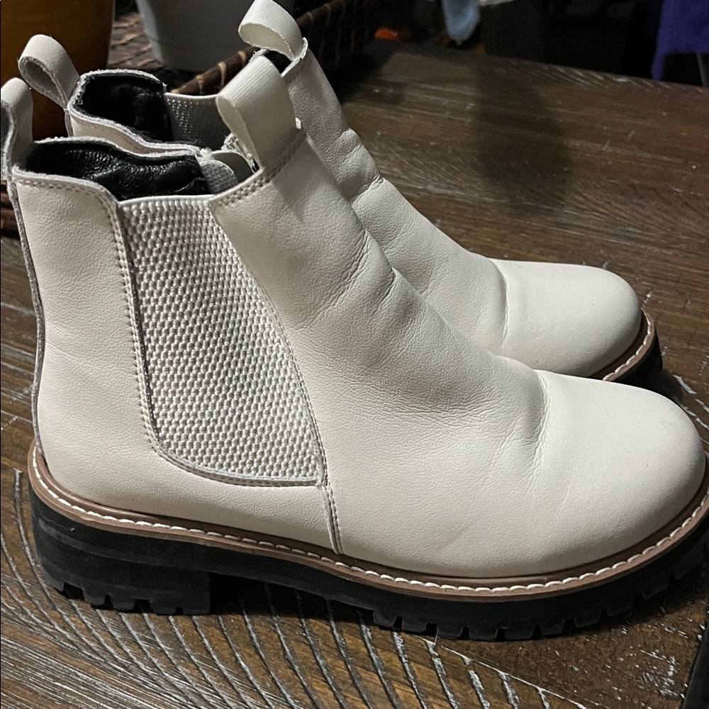 AquaDiva Cream Chunky Sole Ankle Boots 36 - Picture 4 of 5